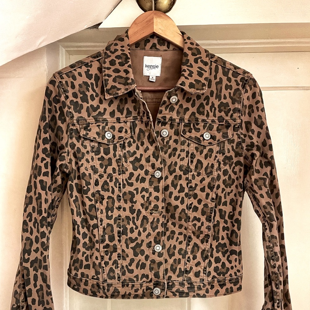 Kensie animal print jacket size S